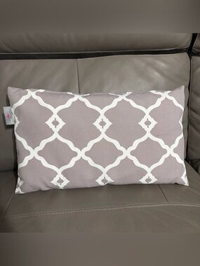 Decorative Geometric Toss Pillow in Gray and White (Cover Only)